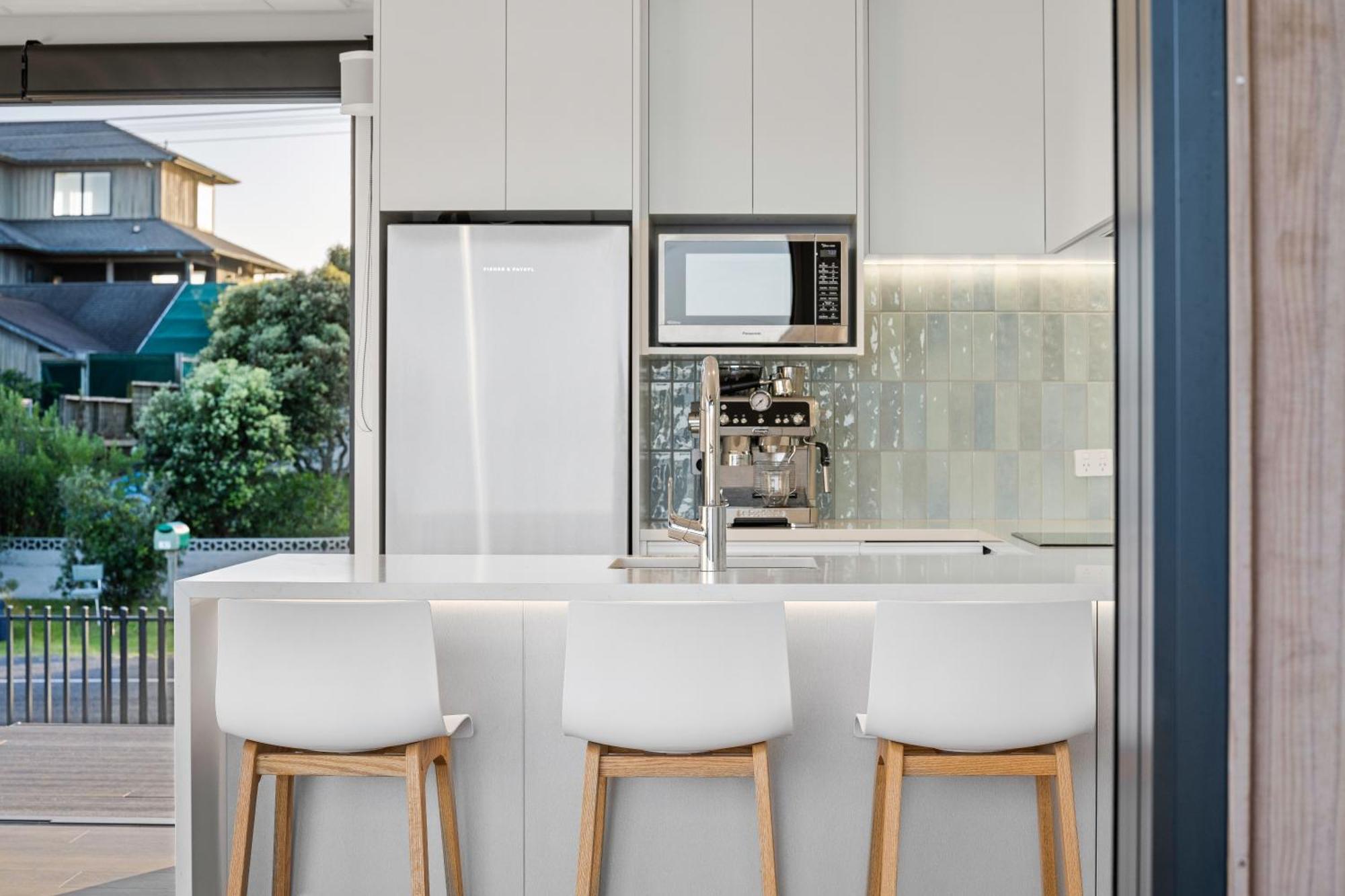 Pukehina Estuary Sunset Views Townhouse & Studio Экстерьер фото